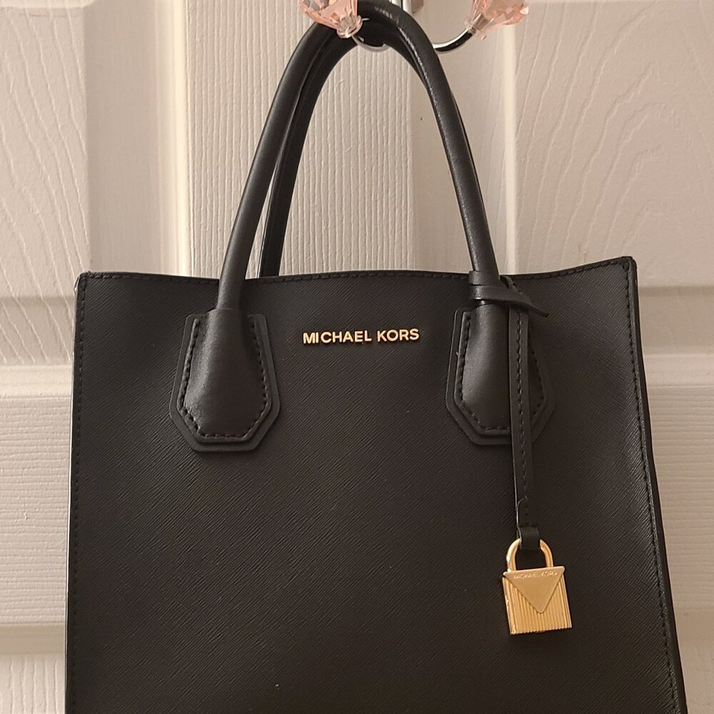 Michael Kors Mercer Medium Saffiano Leather Accordion Crossbody Bag- Black